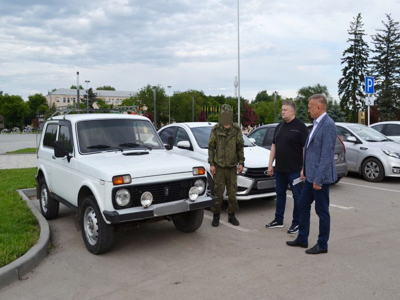 Бойцам в зону спецоперации передали «Ниву».