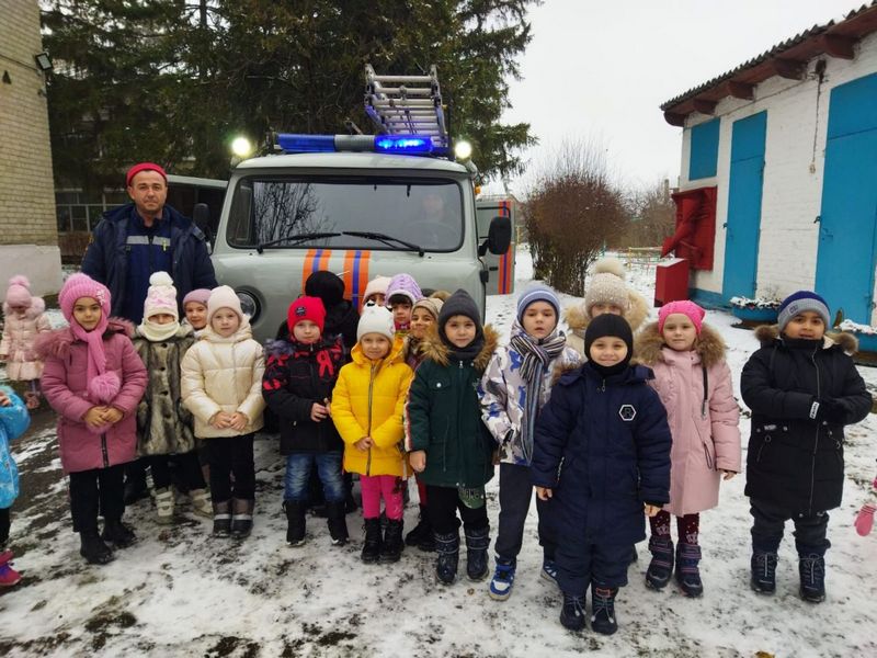 Георгиевские спасатели провели занятие в детском саду.