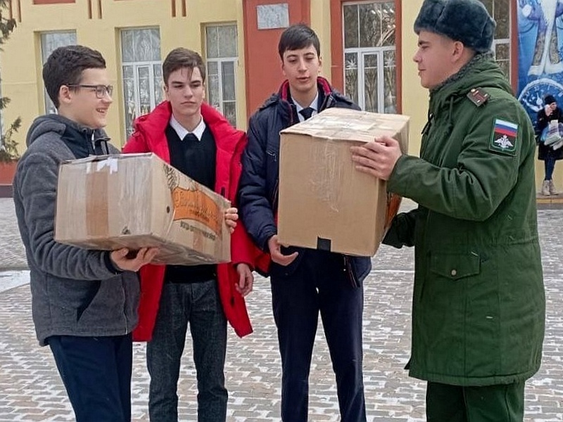 Георгиевцы собирают посылки участникам СВО.