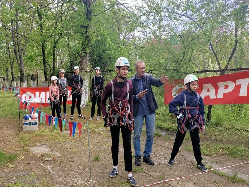 Георгиевские школьники приняли участие в соревнованиях по спортивному туризму.