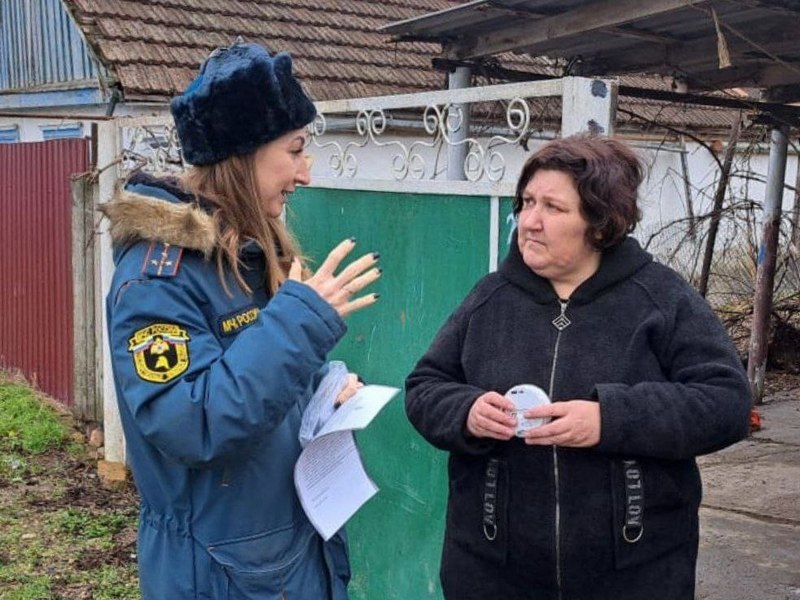 Георгиевским семьям вручили пожарные извещатели.