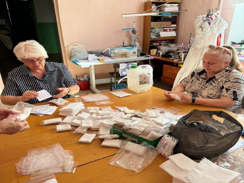 Женский клуб поддерживает участников СВО гуманитарной помощью.