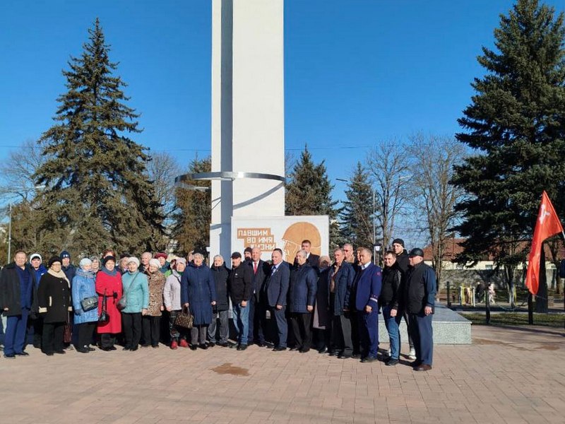 В Георгиевске увековечили подвиг железнодорожников.