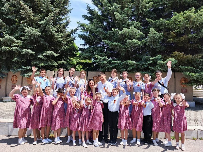 Поддержим наши коллективы!.