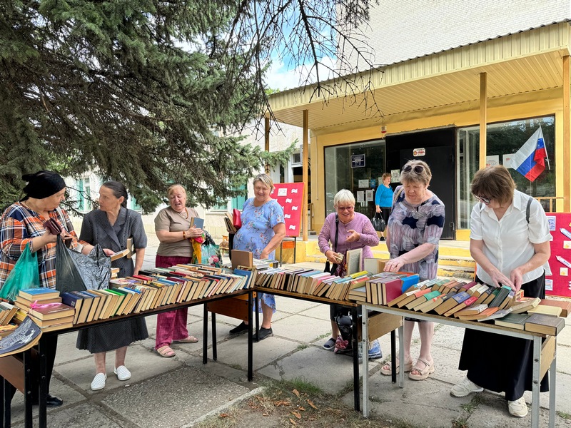 Праздник на «библиотечном бульваре.