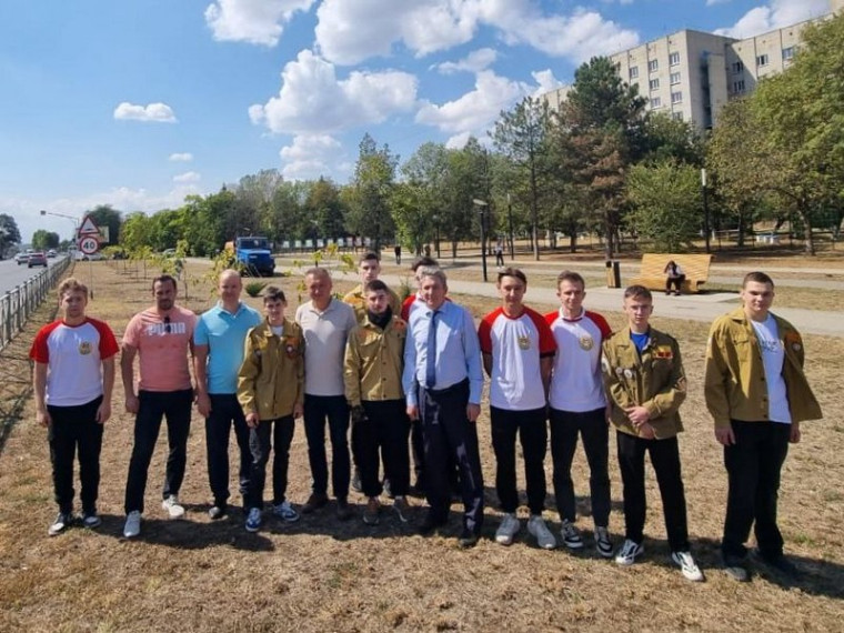 Осень – пора посадки молодых деревьев!. Осень – пора посадки молодых деревьев!.
