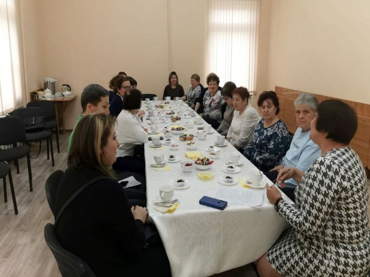 Встреча с мамами, воспитывающими приемных детей. Встреча с мамами, воспитывающими приемных детей.