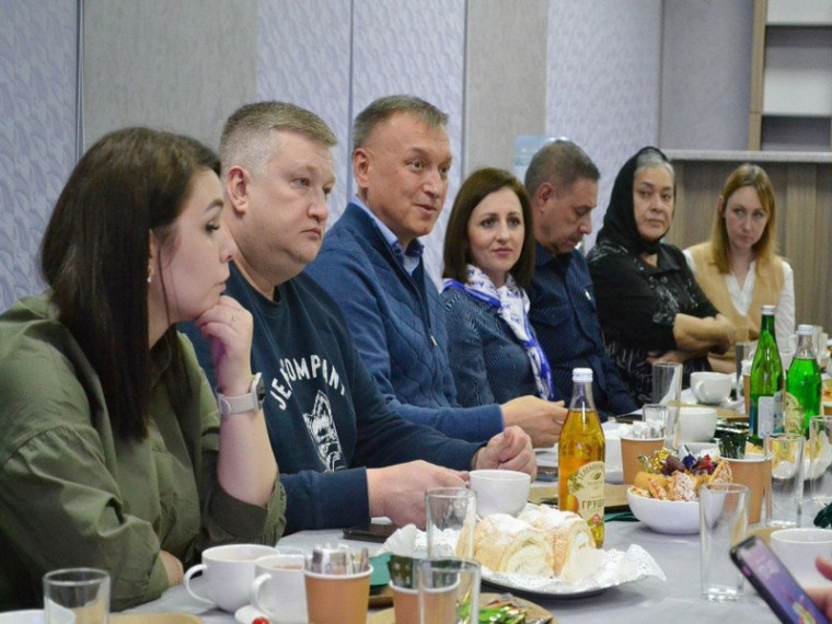Глава Георгиевского округа встретился с матерями и женами погибших военнослужащих. Глава Георгиевского округа встретился с матерями и женами погибших военнослужащих.