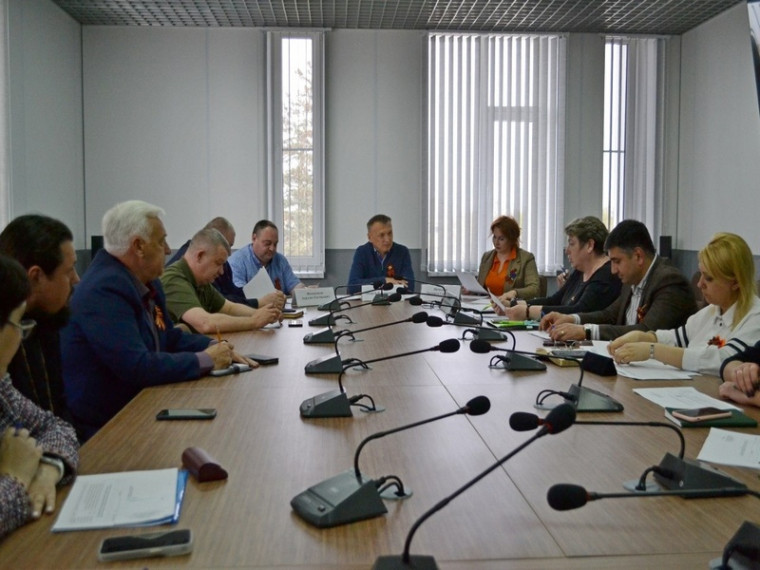 Приближаются майские праздники. Приближаются майские праздники.