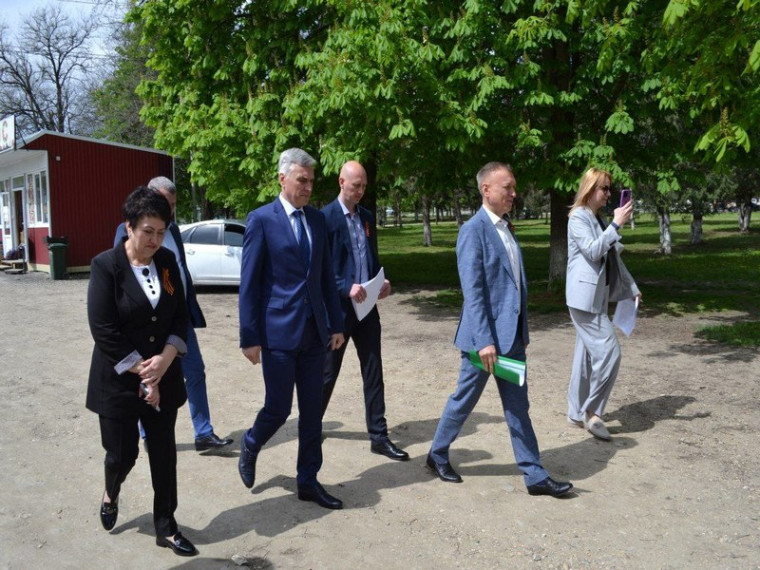 В Георгиевском округе работала мобильная приемная Президента Российской Федерации. В Георгиевском округе работала мобильная приемная Президента Российской Федерации.