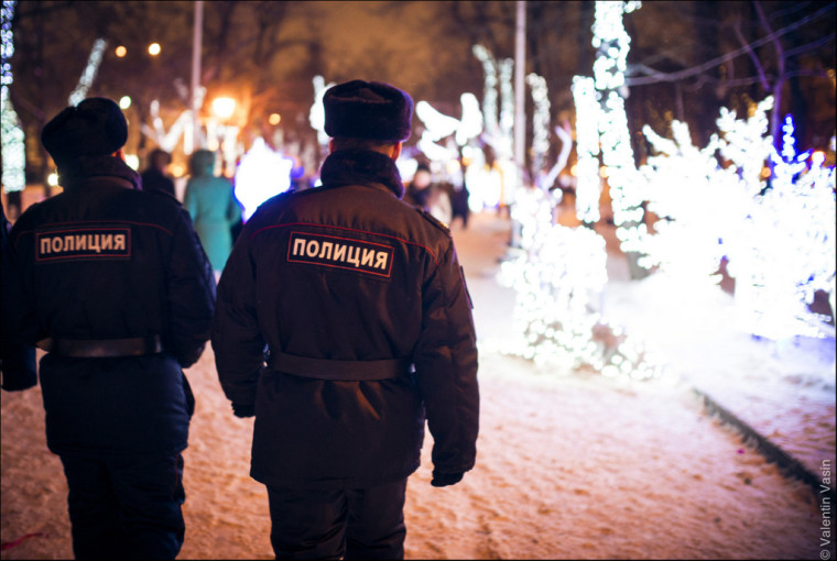 Обеспечение общественной безопасности граждан во время проведения торжественных мероприятий, посвященных новогодним и рождественским праздникам. Обеспечение общественной безопасности граждан во время проведения торжественных мероприятий, посвященных новогодним и рождественским праздникам.