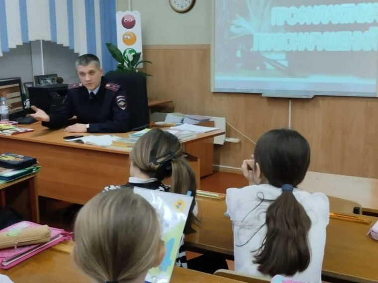 В Георгиевске прошла беседа по профилактике правонарушений среди несовершеннолетних. В Георгиевске прошла беседа по профилактике правонарушений среди несовершеннолетних.